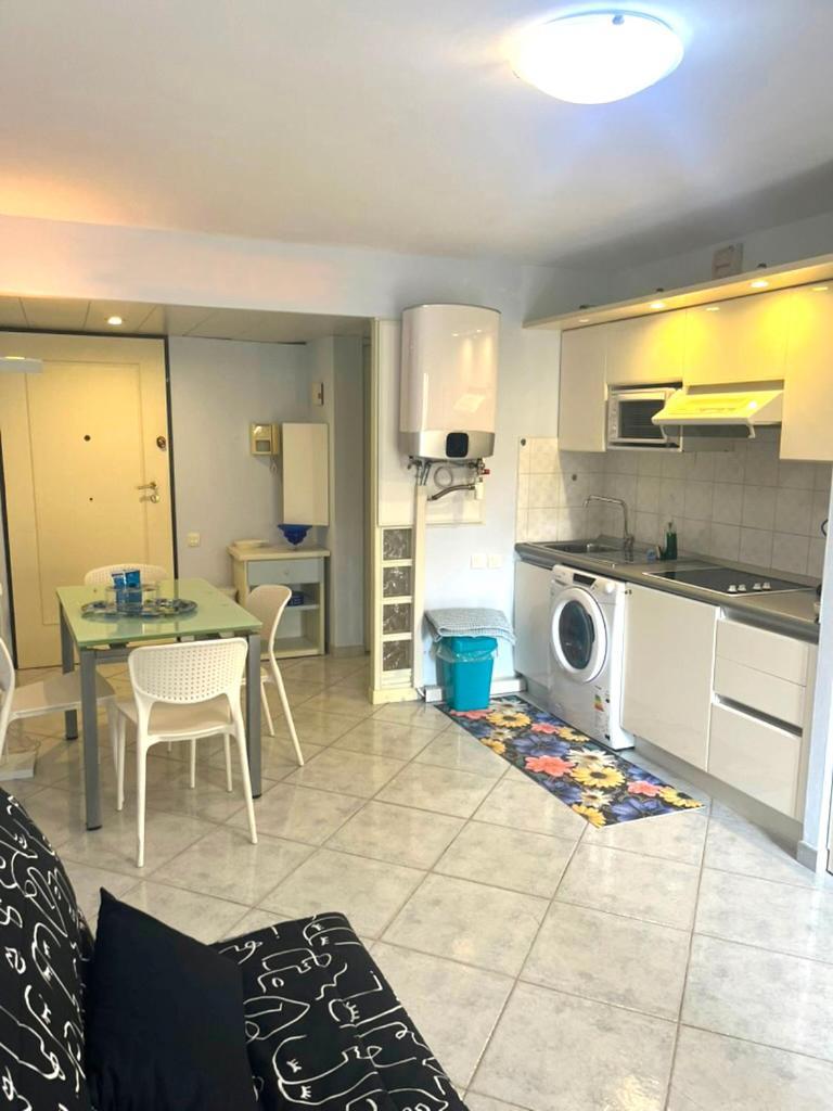 Center 200 M From The Sea, Terrace And Garage Appartement